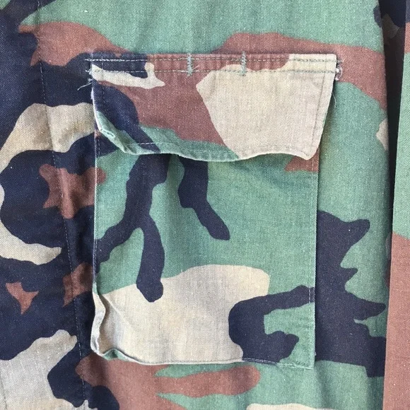 VTG Military Issue Woodland Camo Combat Coat, L-XL - Picture 4 of 6